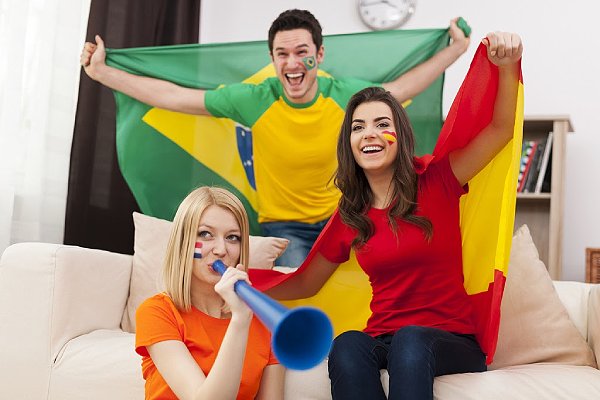 Live debate “Copa do Mundo e a vida em condomínio”, o direito ao sossego e à comemoração