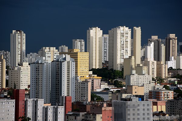 Inadimplência de aluguel cai pelo segundo mês seguido e atinge menor nível em um ano
