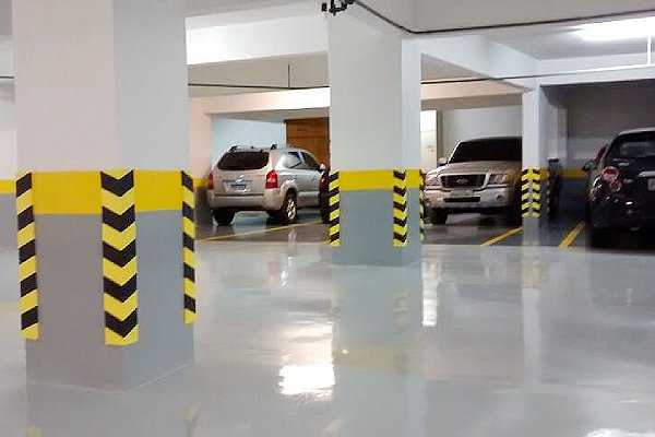 Acidente em pilar de garagem chama atenção para a proteção de colunas em condomínios