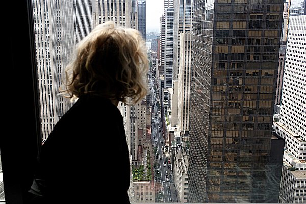 Todos têm o dever de denunciar a violência contra a mulher no ambiente condominial