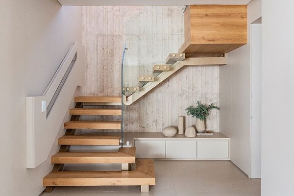 O charme de morar em duplex compartilhando dois andares sem abrir mão da convivência