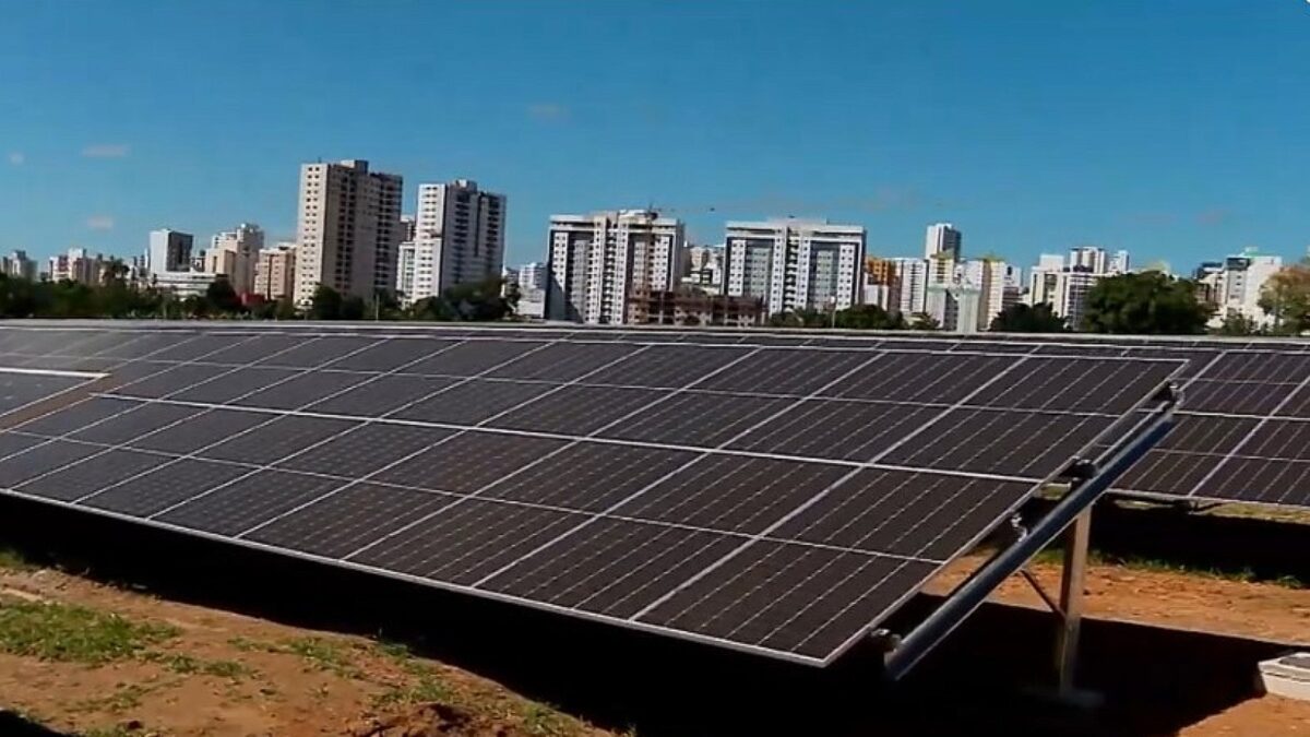 Condomínios do DF investem em energia solar para reduzir custos e valorizar imóveis